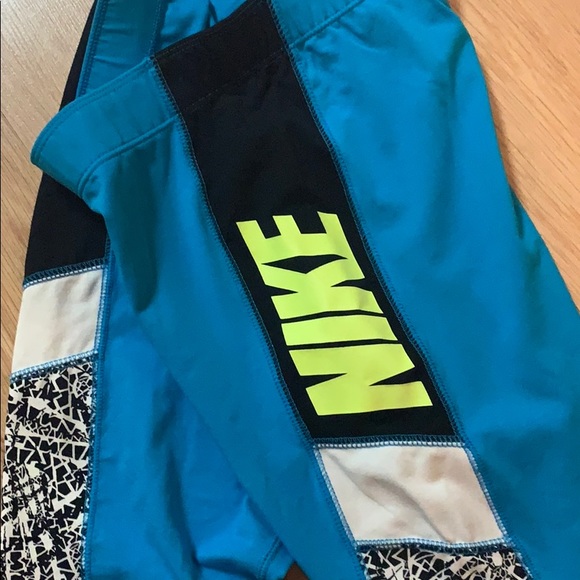 Nike Club Leg Color Block Leggings Size Small - Picture 3 of 4